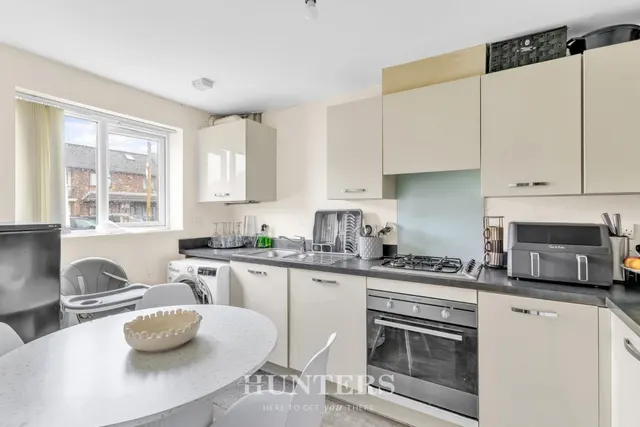 Windermere Road, Middleton, M24, photo 3