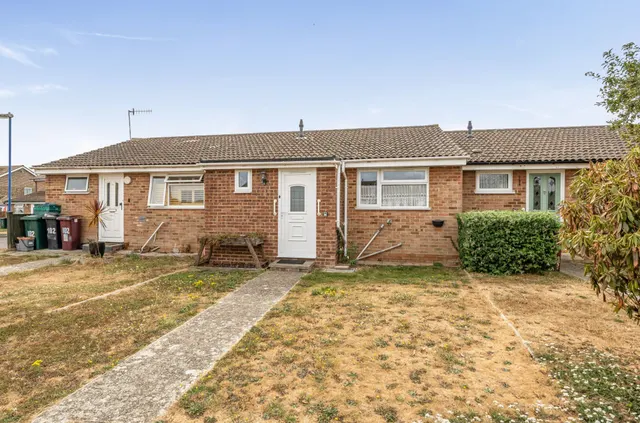 Gainsborough Drive, Selsey, PO20, photo 1