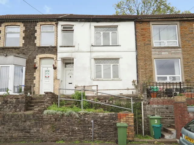St. Michaels Avenue, Pontypridd, CF37, photo 1