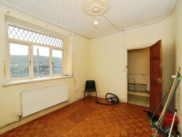 St. Michaels Avenue, Pontypridd, CF37, photo 3