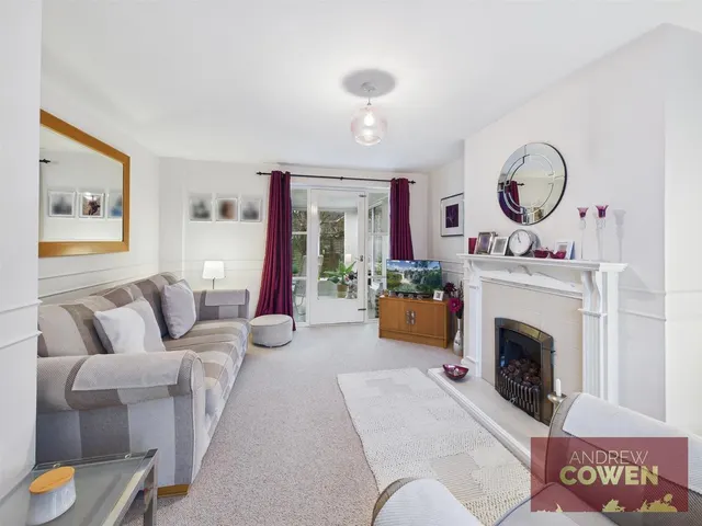 Photo 3 — Dale Close Burniston, Scarborough YO13 0ED