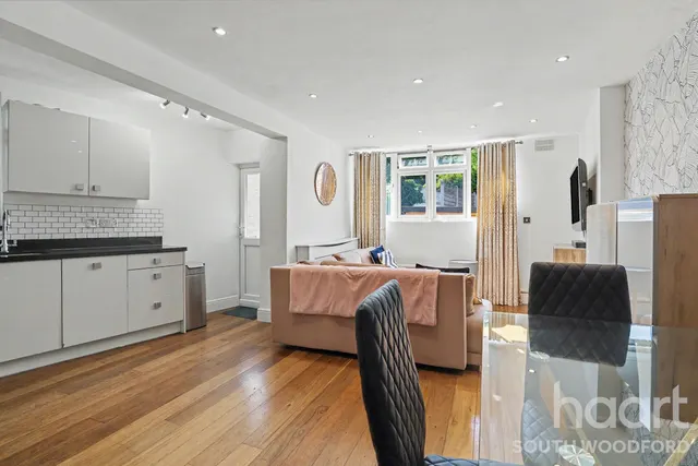 Wynndale Road, London, E18, photo 2