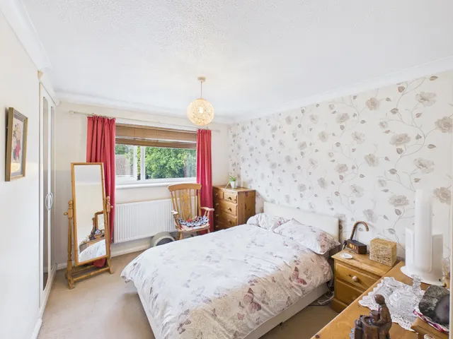 Semer Close, Combs Ford, photo 3