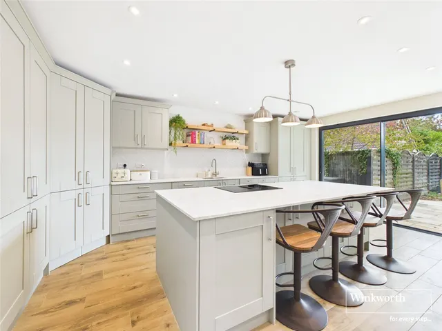 Sandford Lane, Hurst, RG10, photo 3