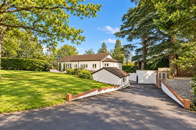 Ottershaw Park, Ottershaw, KT16, photo 1