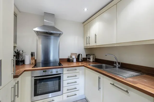 Sutton Gardens, Winchester, SO23, photo 2