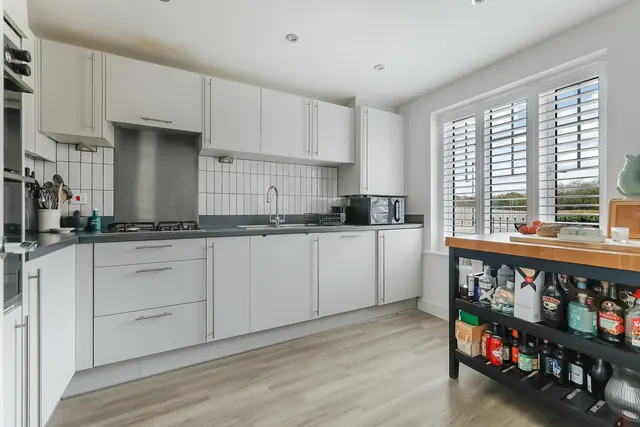 Foxglove Drive, Crawley, RH10, photo 3
