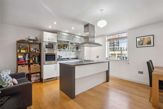 Photo 3 — Candlemakers Apartments, 112 York Road, London, SW11 3RS