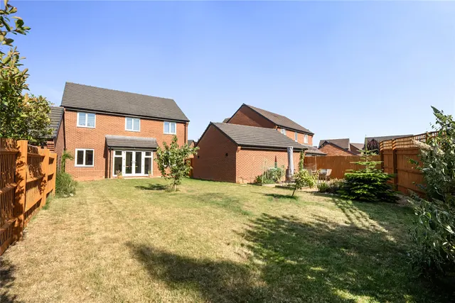 Lennon Way, Aylesbury, HP21, photo 3