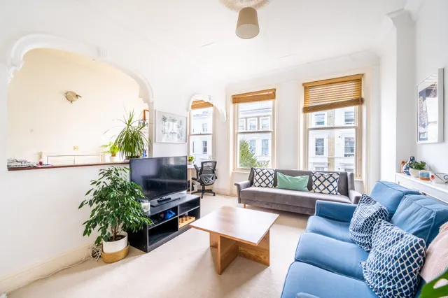 Photo 3 — Flat 2, 35 Charleville Road, London