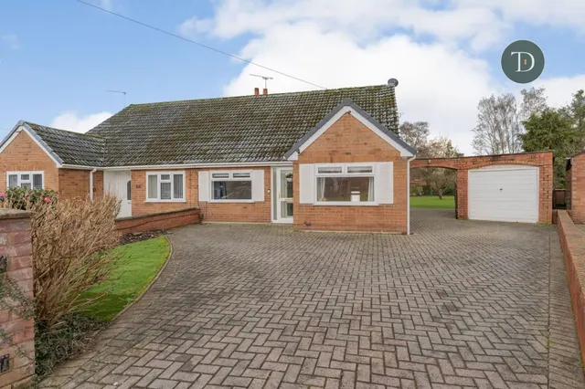 The Green, Ellesmere Port, CH65 6RR, photo 1