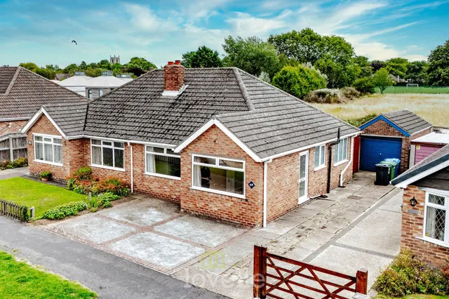 St. Christophers Road, Humberston, DN36, photo 1