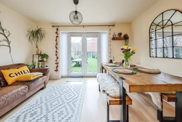 Photo 2 — Fulwell Close, Banbury, Oxfordshire, OX16