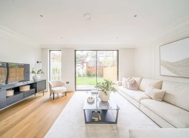 Photo 3 — Craven Road, Ealing, W5