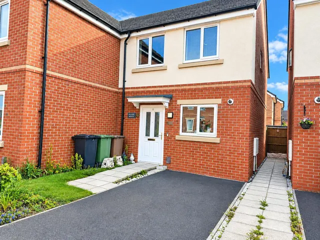 Salthouse Drive, Southport, PR8, photo 1