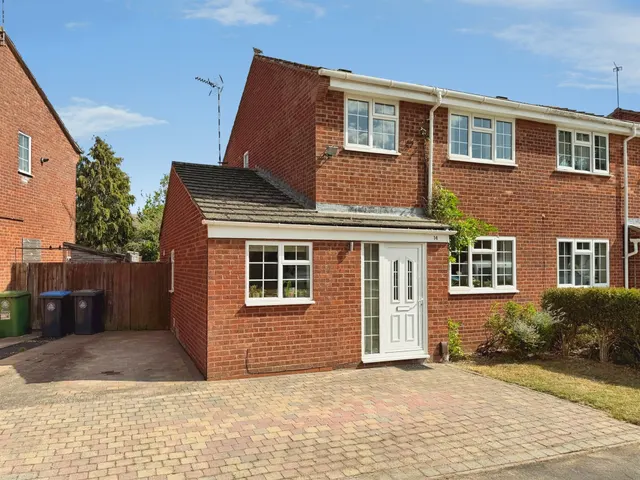 Waterloo Close, Wellesbourne, Warwick, photo 1