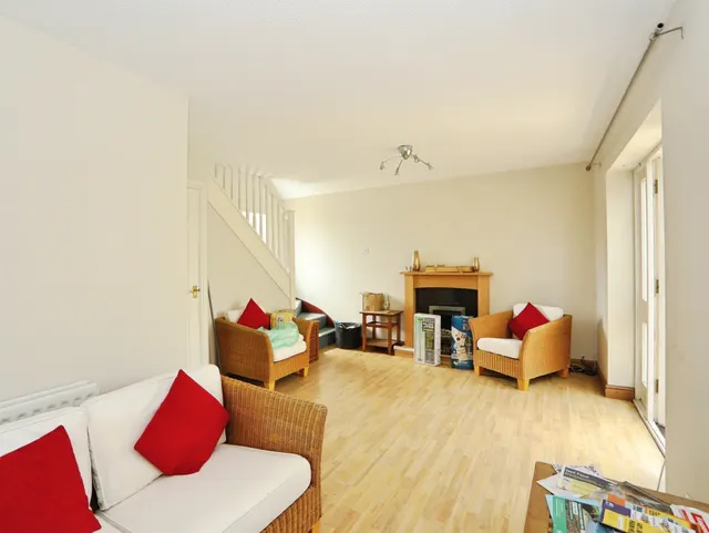 Photo 2 — Trem Y Garth, Llanharry, Pontyclun