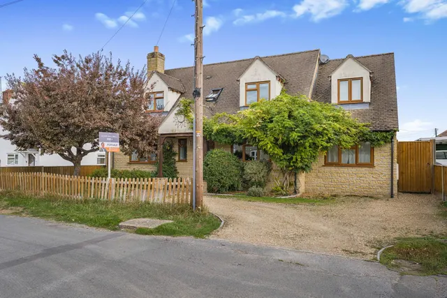 Priory Lane, Bishops Cleeve, GL52, photo 1