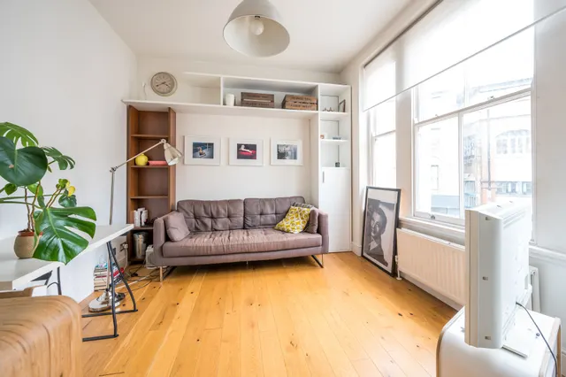 Photo 3 — Flat B, 2-6 Columbia Road, London