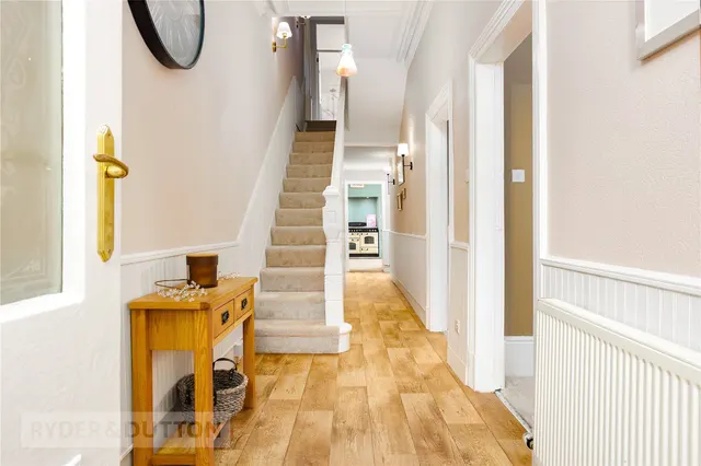 Stamford Road, Lees, OL4, photo 3