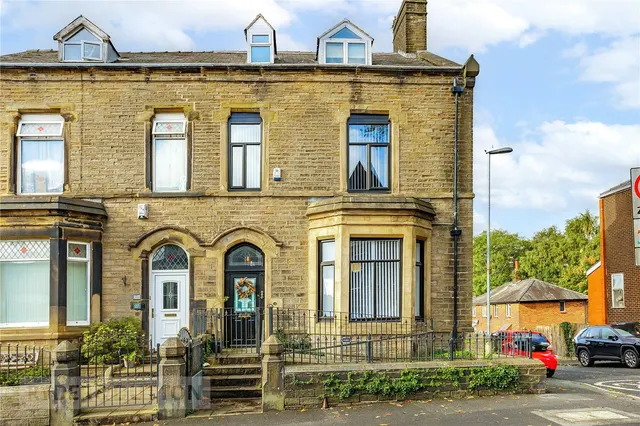 Stamford Road, Lees, OL4, photo 1