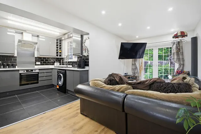 Studmoor Road, Rotherham, S61, photo 3