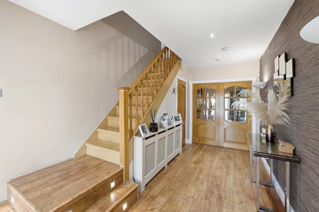 Barnhill Road, Prestwich, M25, photo 3