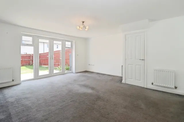 Photo 2 — Elm Hayes Road, BRISTOL, Avon, BS34