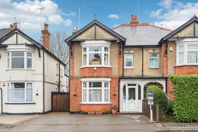 Chester Road, Northwood, HA6, photo 1