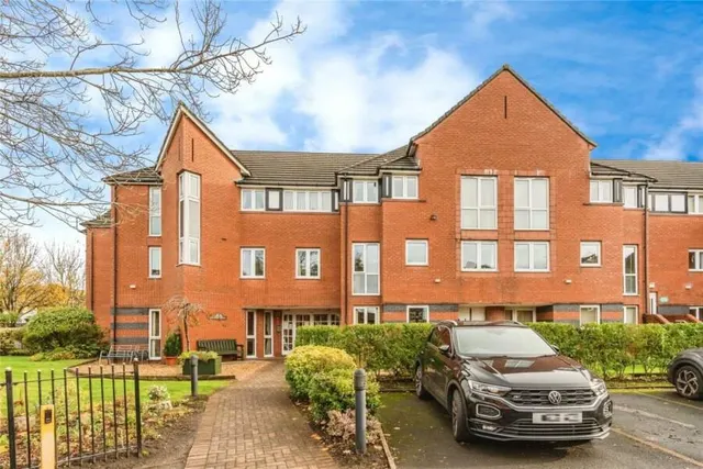 Metcalfe Drive, Romiley, SK6, photo 3