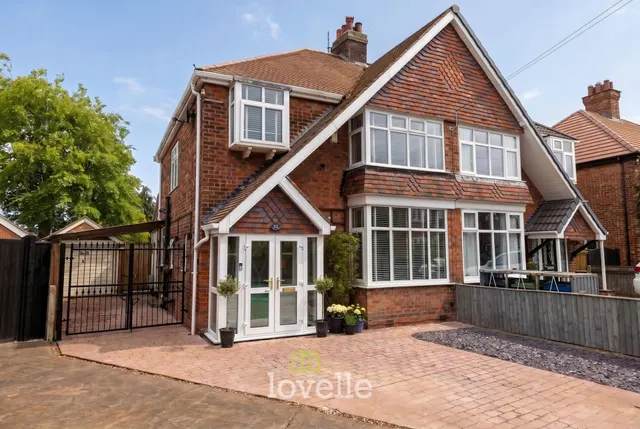 Roundway, Grimsby, DN34, photo 1