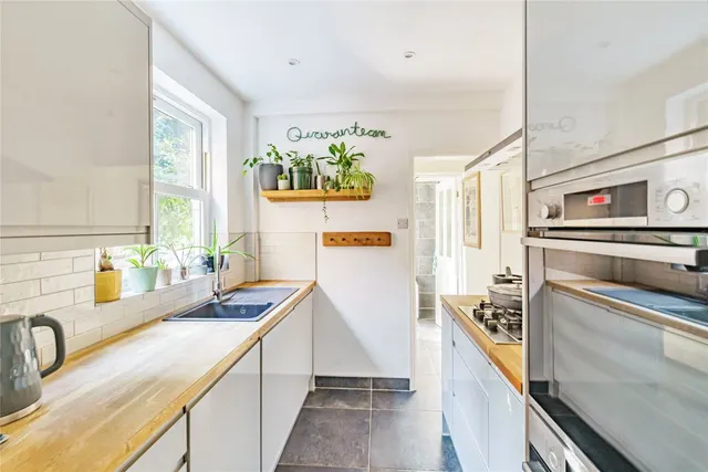 Osborne Road, Redhill, RH1, photo 1