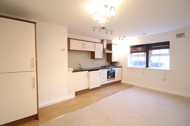 Rialto Court, Rodley, LS13, photo 3