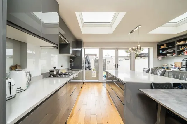Fieldend Road, SW16, photo 3