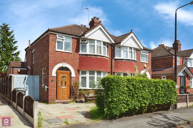 Crofton Avenue, Timperley, WA15, photo 1