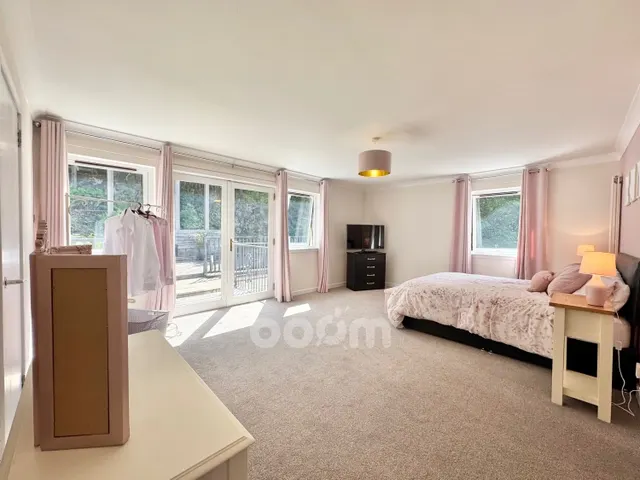 Eglinton Street, Beith, KA15, photo 3