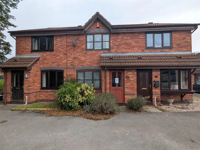 Newport Close, Burton-on-Trent, DE14, photo 1