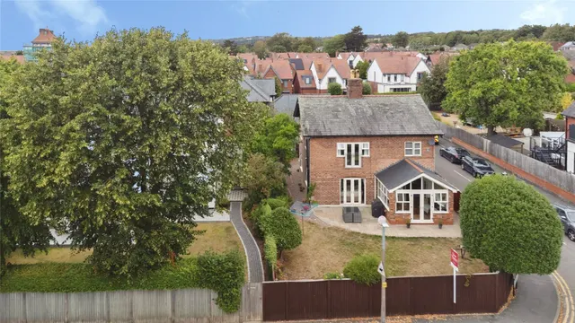 Station Road, Parkgate, CH64, photo 1