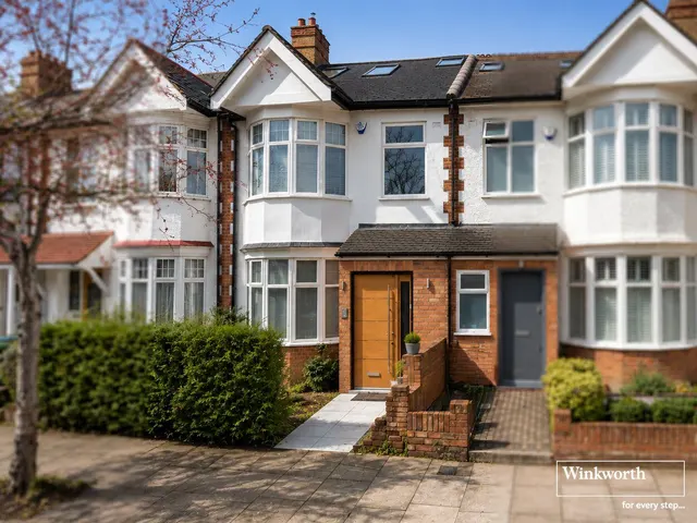 Egerton Gardens, Hendon, NW4, photo 1