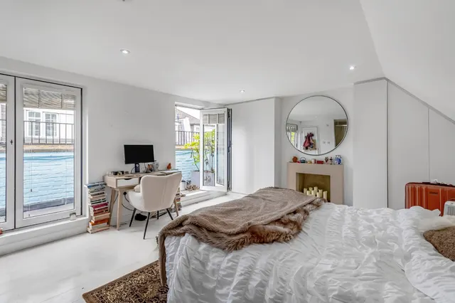 Huntsworth Mews, Marylebone, London, NW1, photo 1