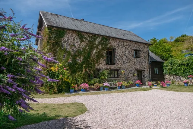 Bovey Tracey, Newton Abbot, TQ13, photo 1