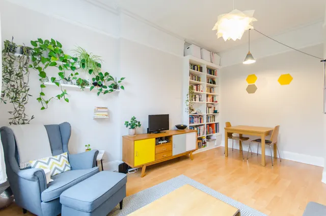 Photo 2 — 33d Anson Road, London