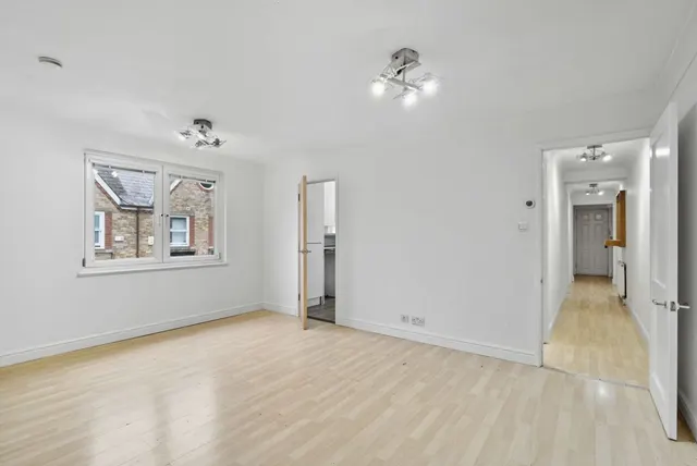 Photo 3 — Carmichael Mews, Earlsfield, London, SW18