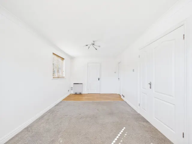 Sycamore Close, Bourne End, SL8, photo 2