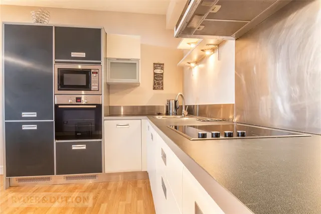 Firth Street, Huddersfield, HD1, photo 3