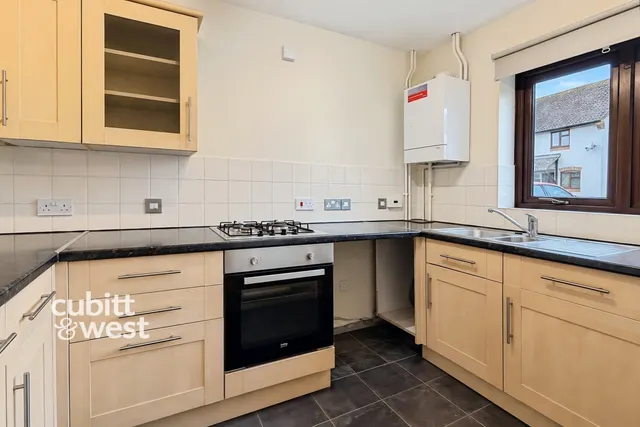 Highfield Lane, Oving, PO20, photo 2
