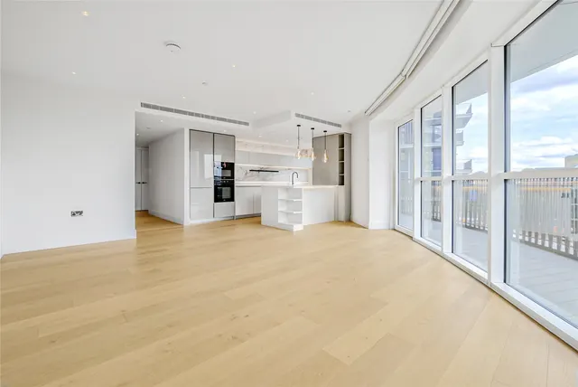 White City Living, White City, W12, photo 1