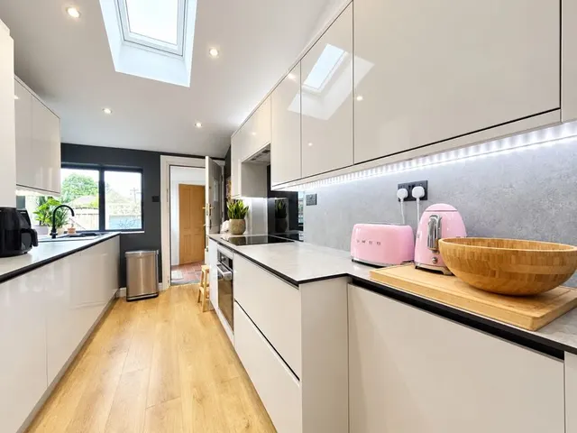 Holcombe Road, Greenmount, BL8, photo 2