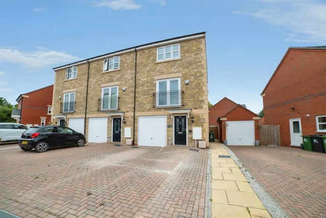Aumonier Way, Alfreton, DE55, photo 1
