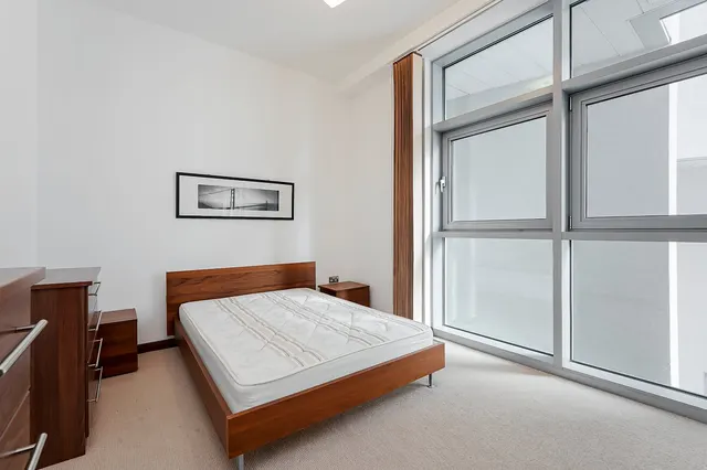 Photo 3 — Bridges Court Road, London, SW11
